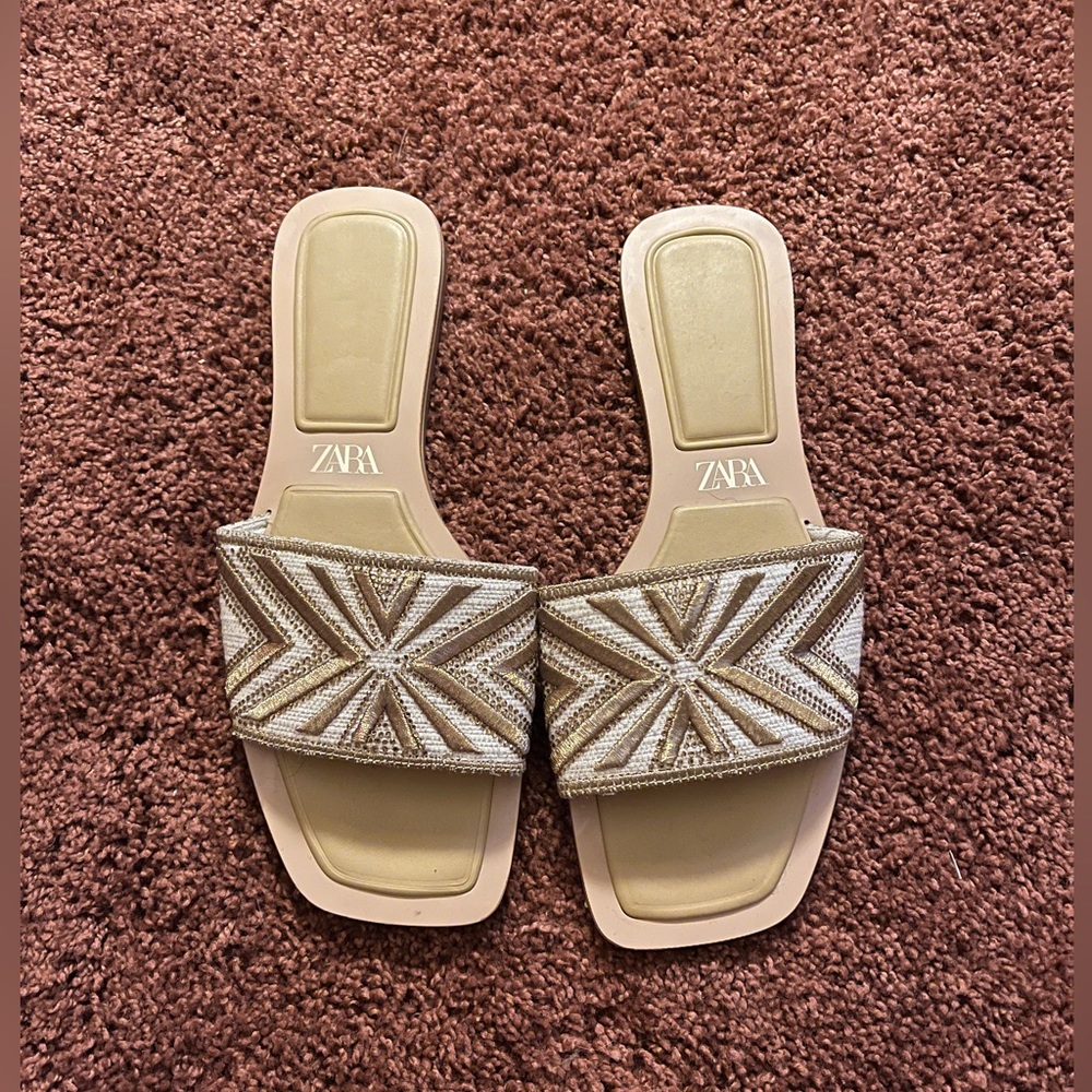 Zara Women’s Size 39 (US 8) Gold Slide Sandals